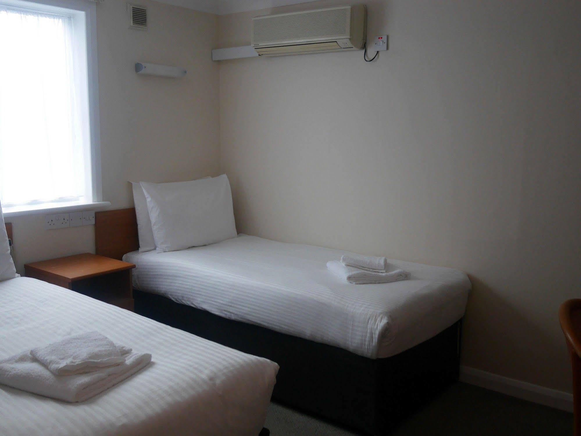 Sk Heathrow Hotel Hayes  Esterno foto