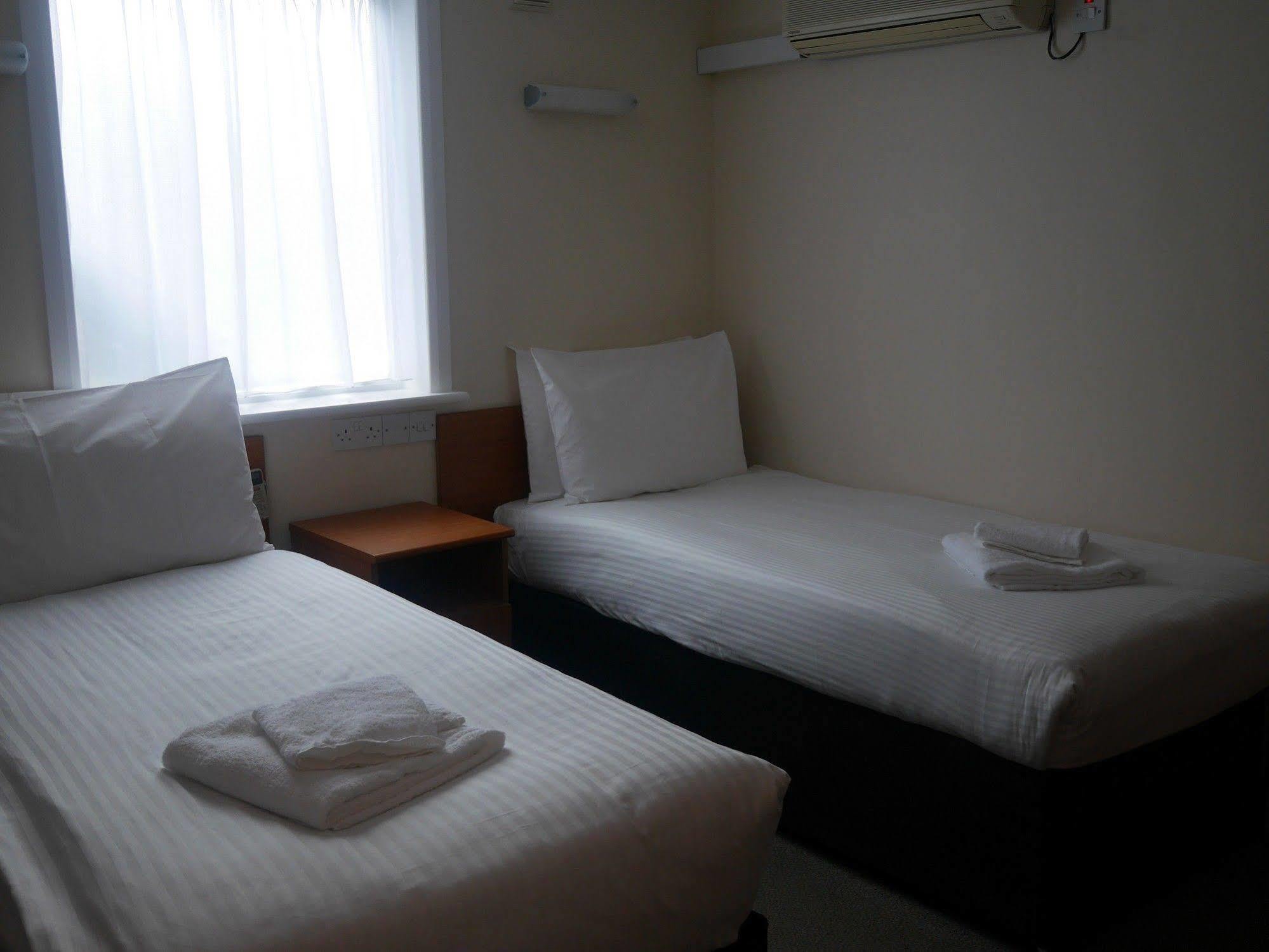 Sk Heathrow Hotel Hayes  Esterno foto