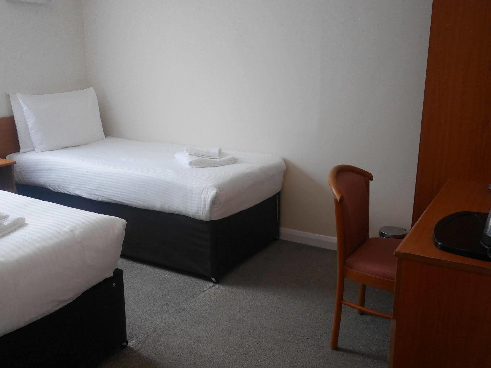 Sk Heathrow Hotel Hayes  Esterno foto